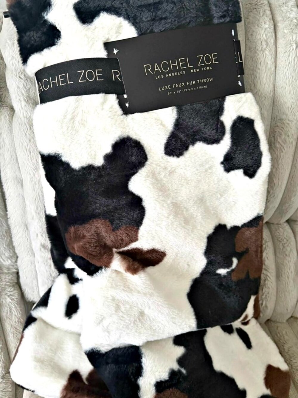 NEW! EXQUISITE LUXURIOUS 50" x 70" ULTRA PLUSH COW PRINT BLANKET